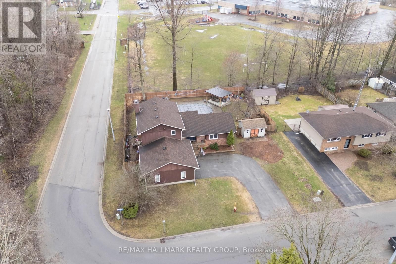 265 KINGSTON CRESCENT Image 43