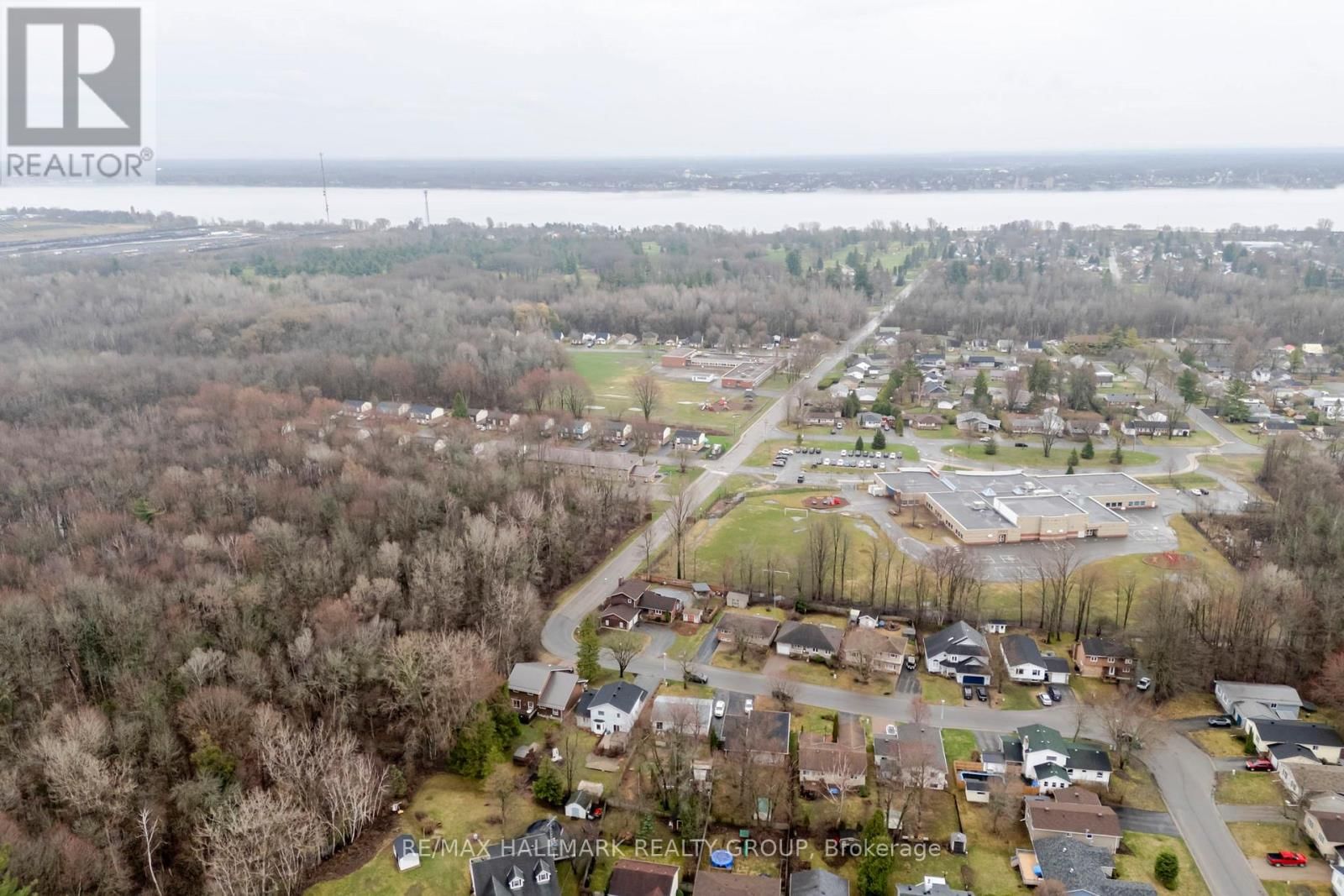 265 KINGSTON CRESCENT Image 44