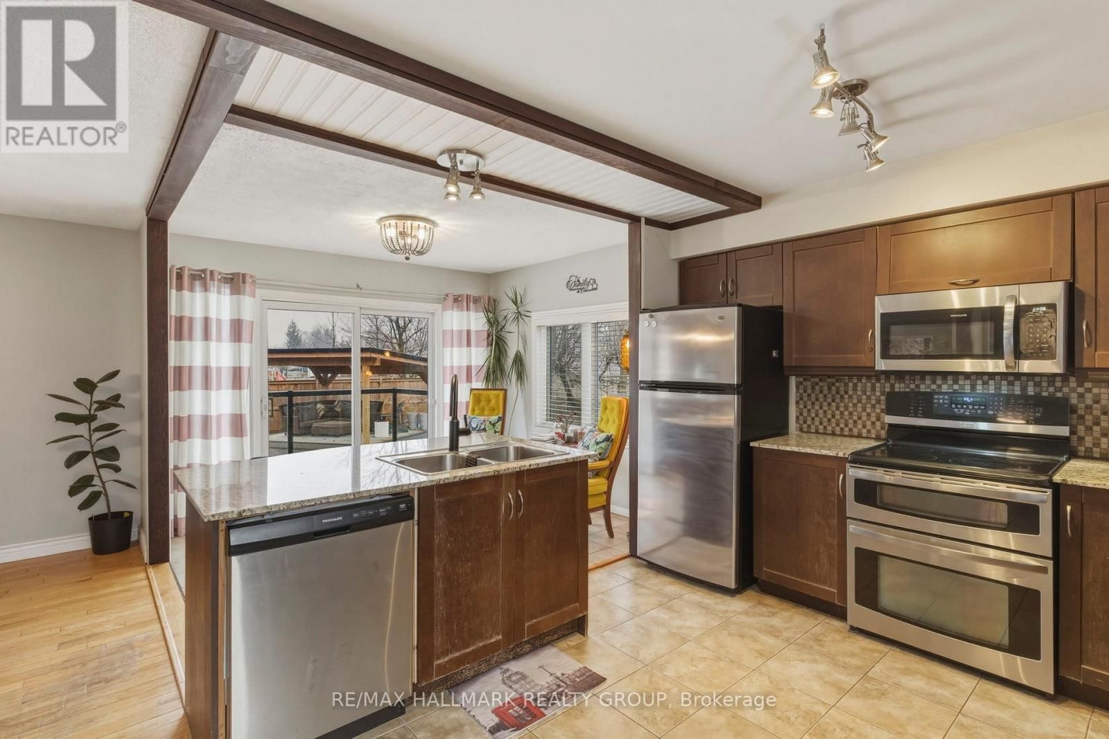 265 KINGSTON CRESCENT Image 9