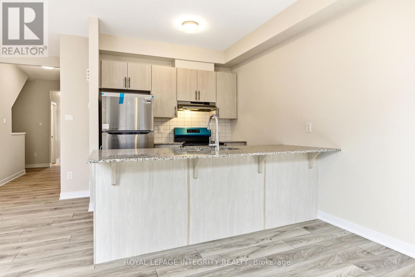 418 LES EMMERSON DRIVE Image 16