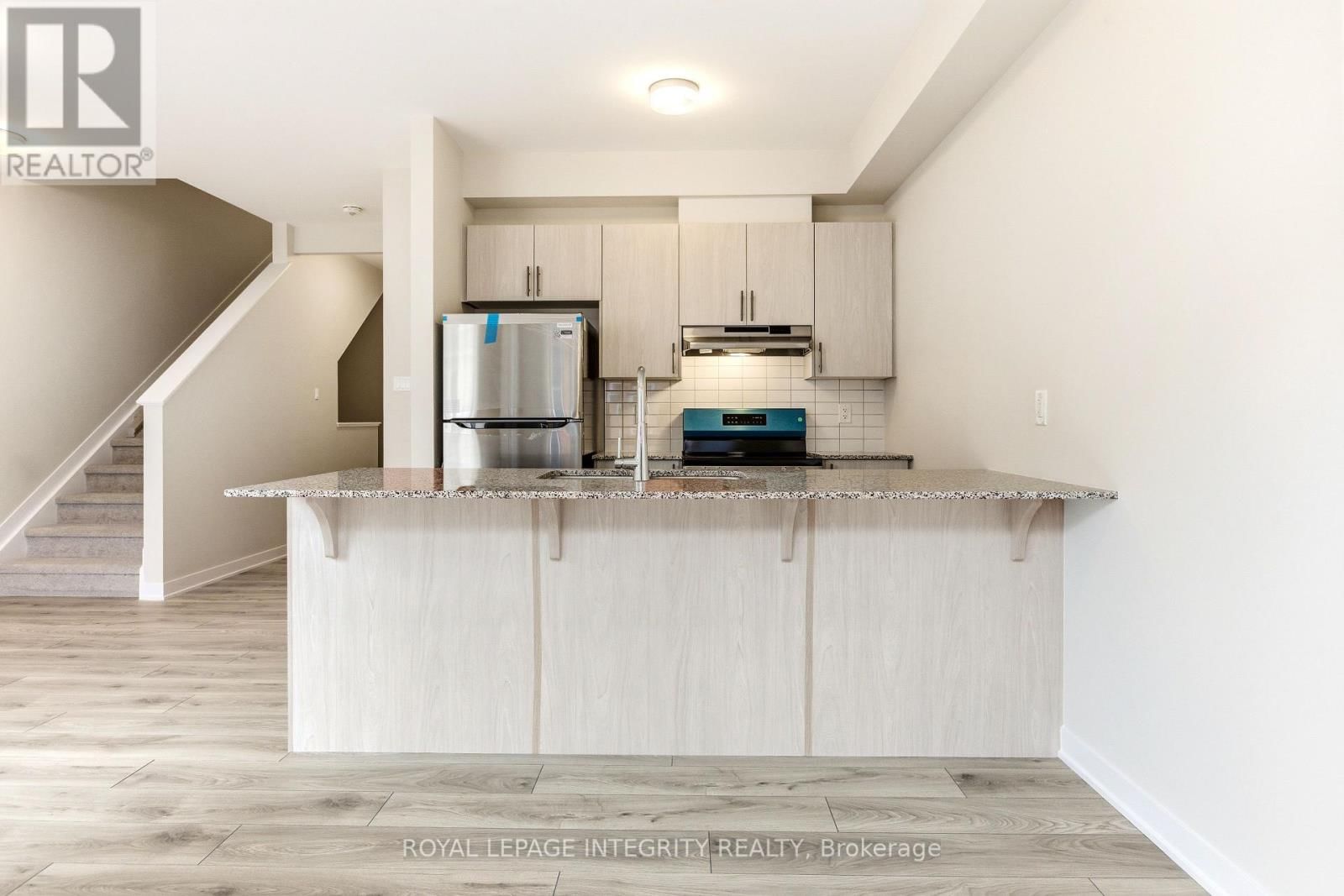 418 LES EMMERSON DRIVE Image 17