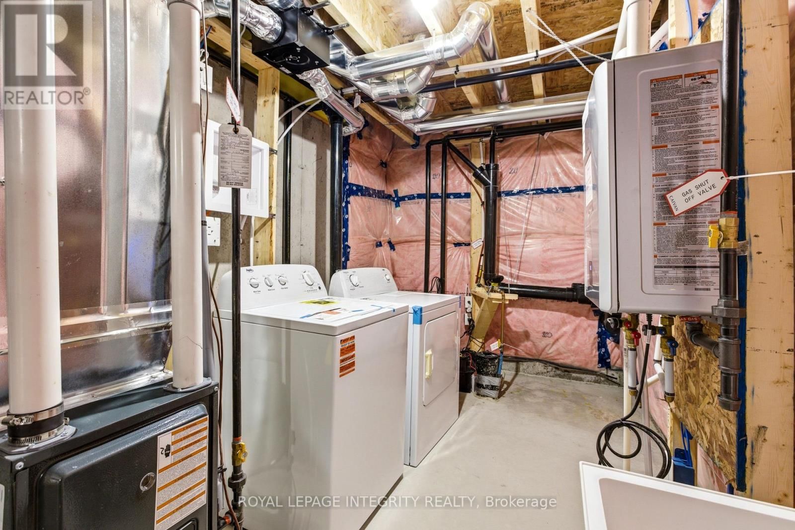 418 LES EMMERSON DRIVE Image 41