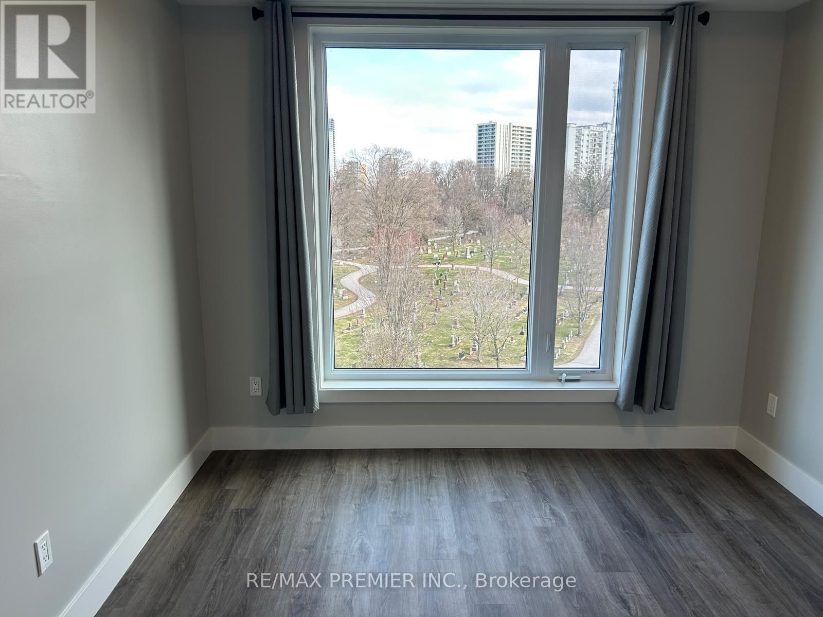 606 - 107 ROGER STREET Image 10