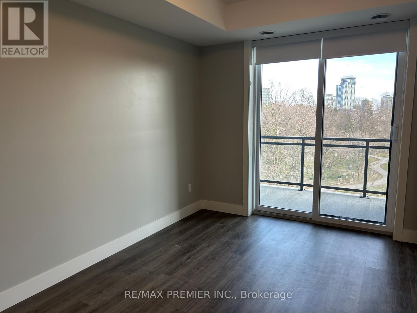 606 - 107 ROGER STREET Image 13