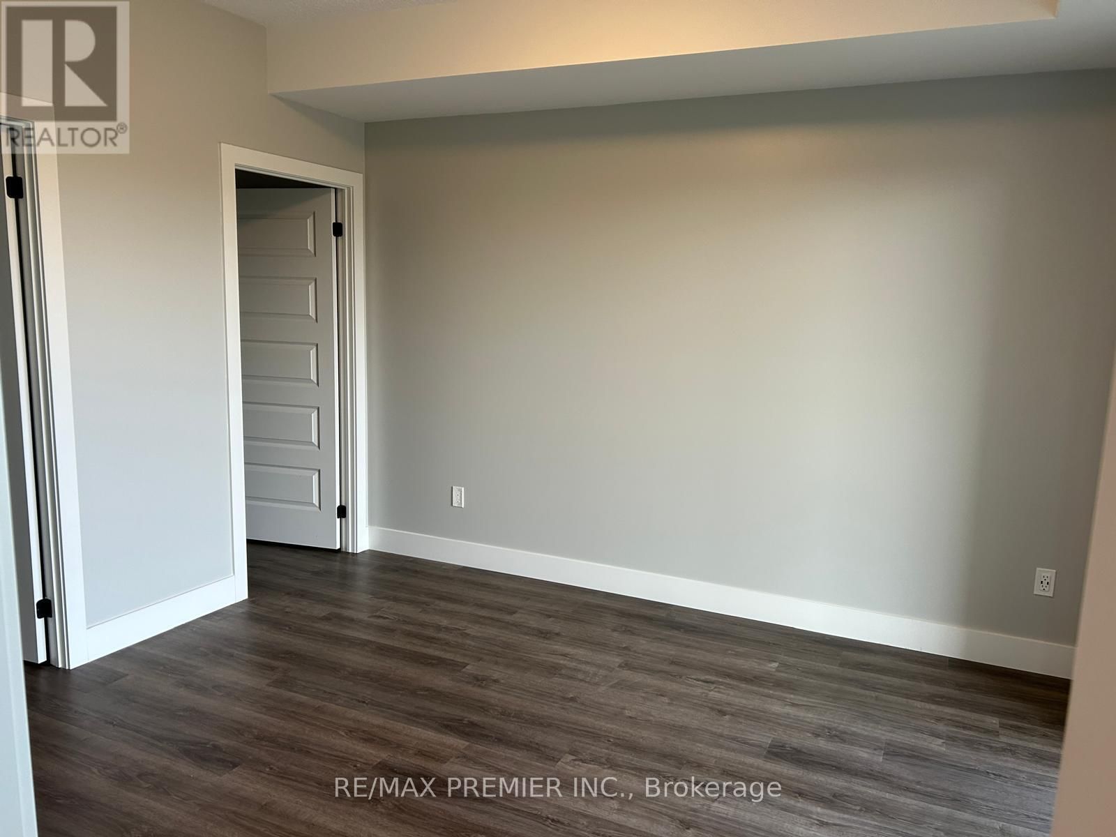 606 - 107 ROGER STREET Image 14