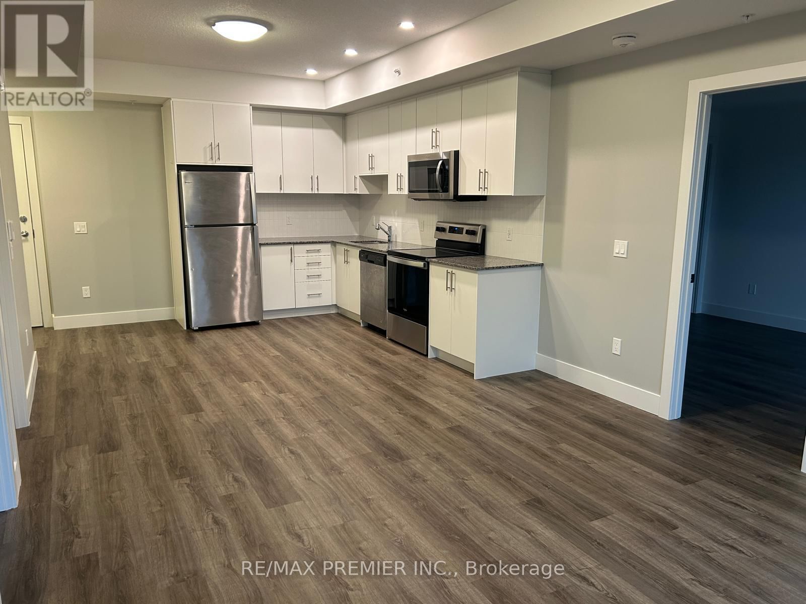 606 - 107 ROGER STREET Image 16