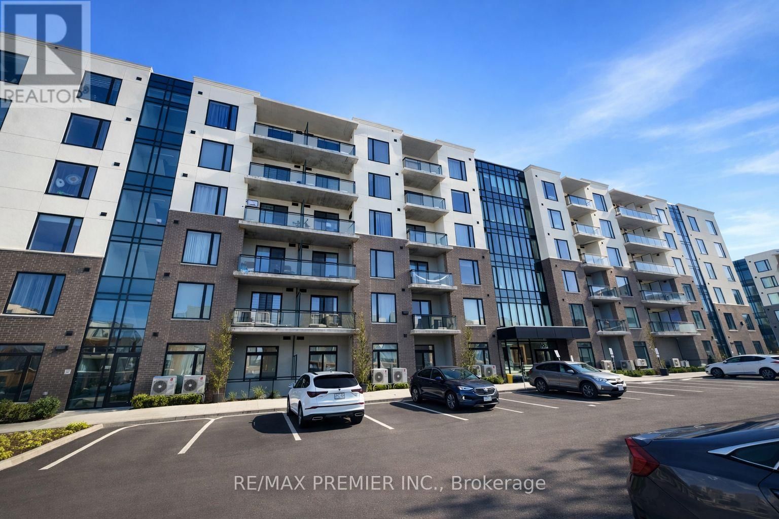 606 - 107 ROGER STREET Image 2