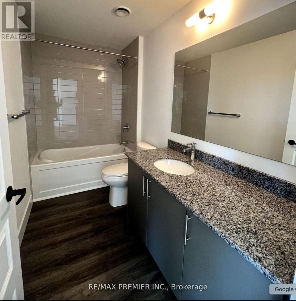 606 - 107 ROGER STREET Image 9