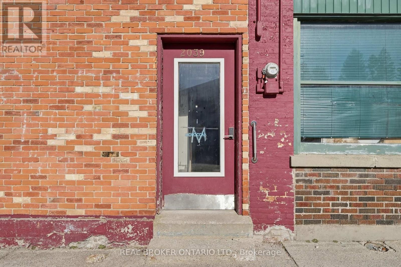 2039 VICTORIA STREET Image 2