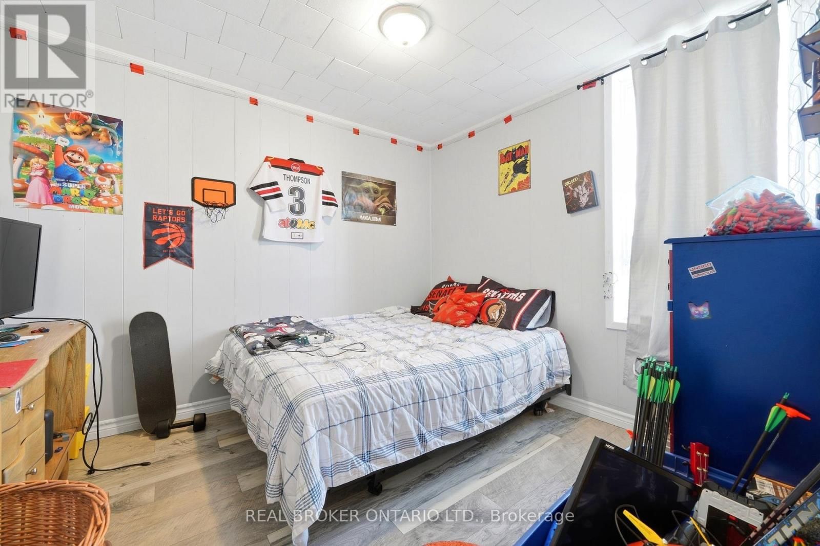 2039 VICTORIA STREET Image 20