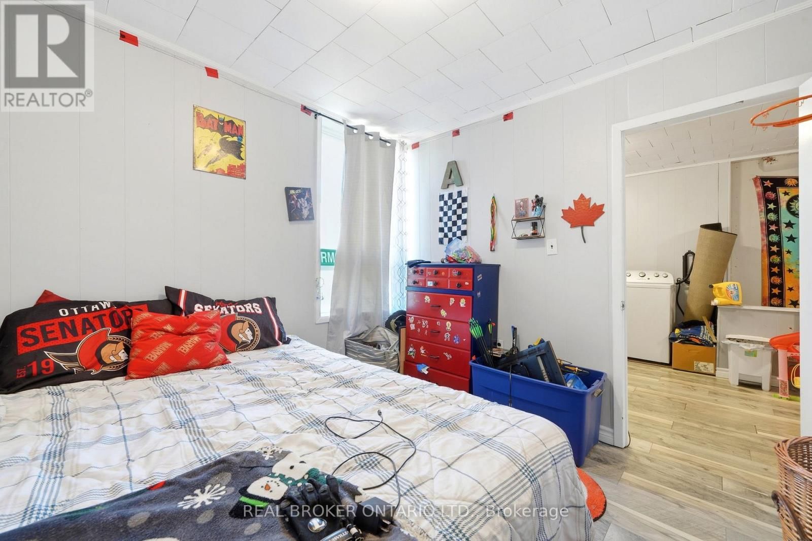 2039 VICTORIA STREET Image 21