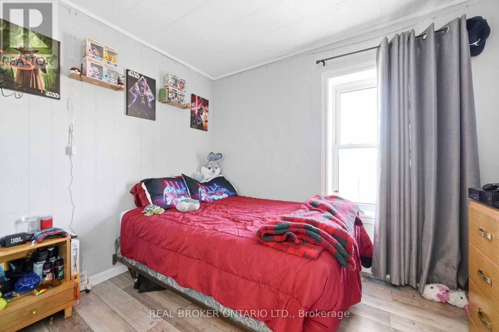 2039 VICTORIA STREET Image 24