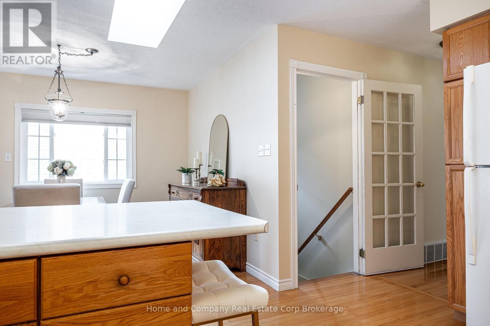 295 NORMAN STREET Image 14