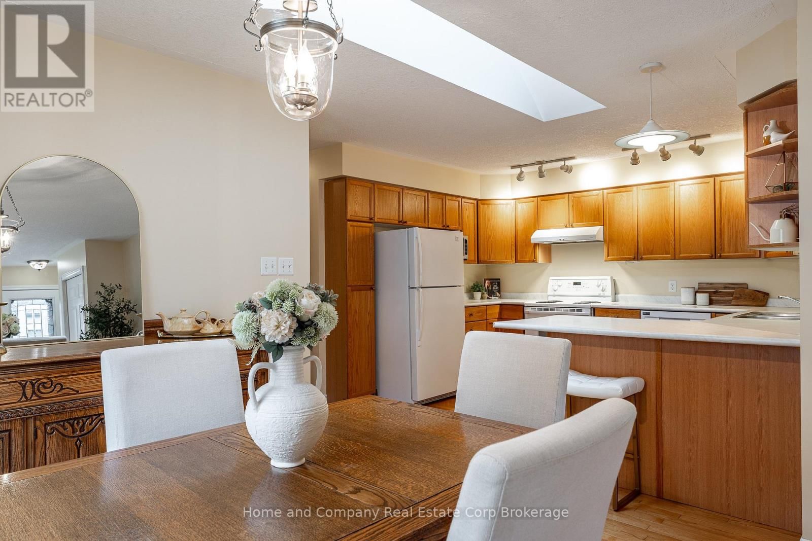 295 NORMAN STREET Image 15