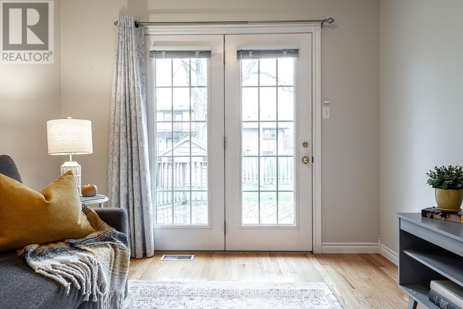 295 NORMAN STREET Image 19