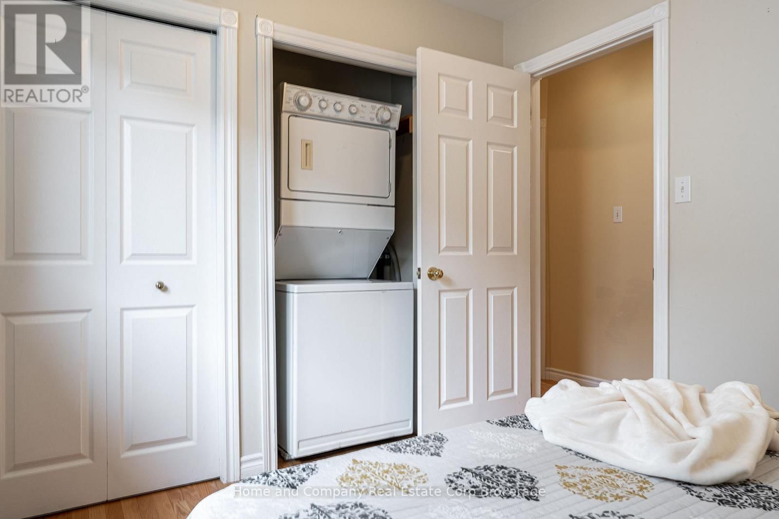 295 NORMAN STREET Image 21