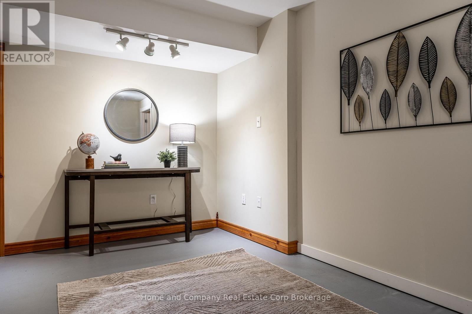 295 NORMAN STREET Image 27