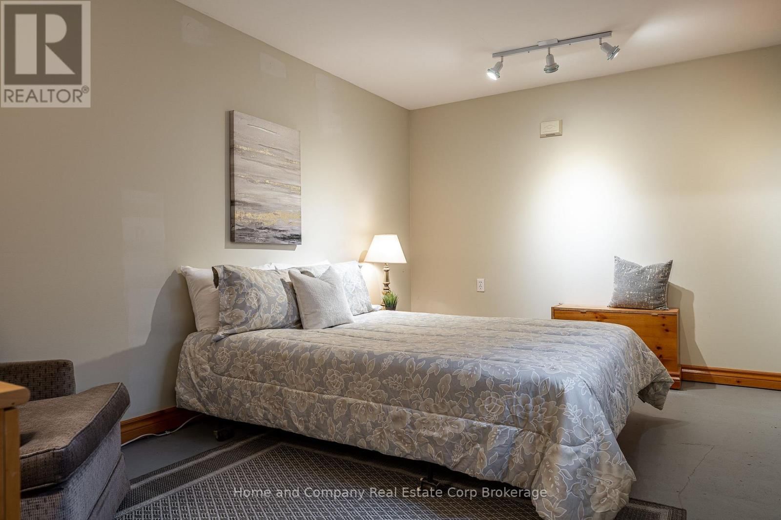 295 NORMAN STREET Image 28