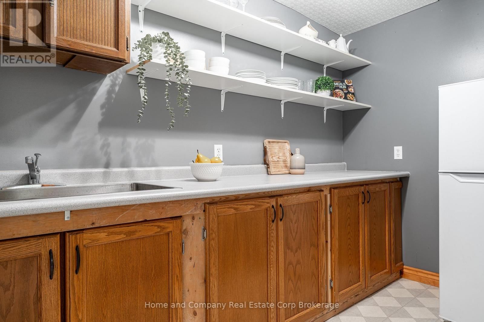 295 NORMAN STREET Image 30