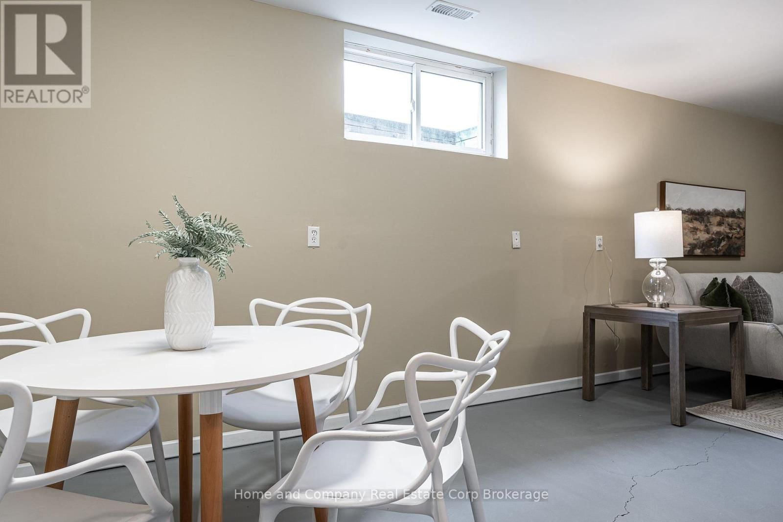 295 NORMAN STREET Image 33