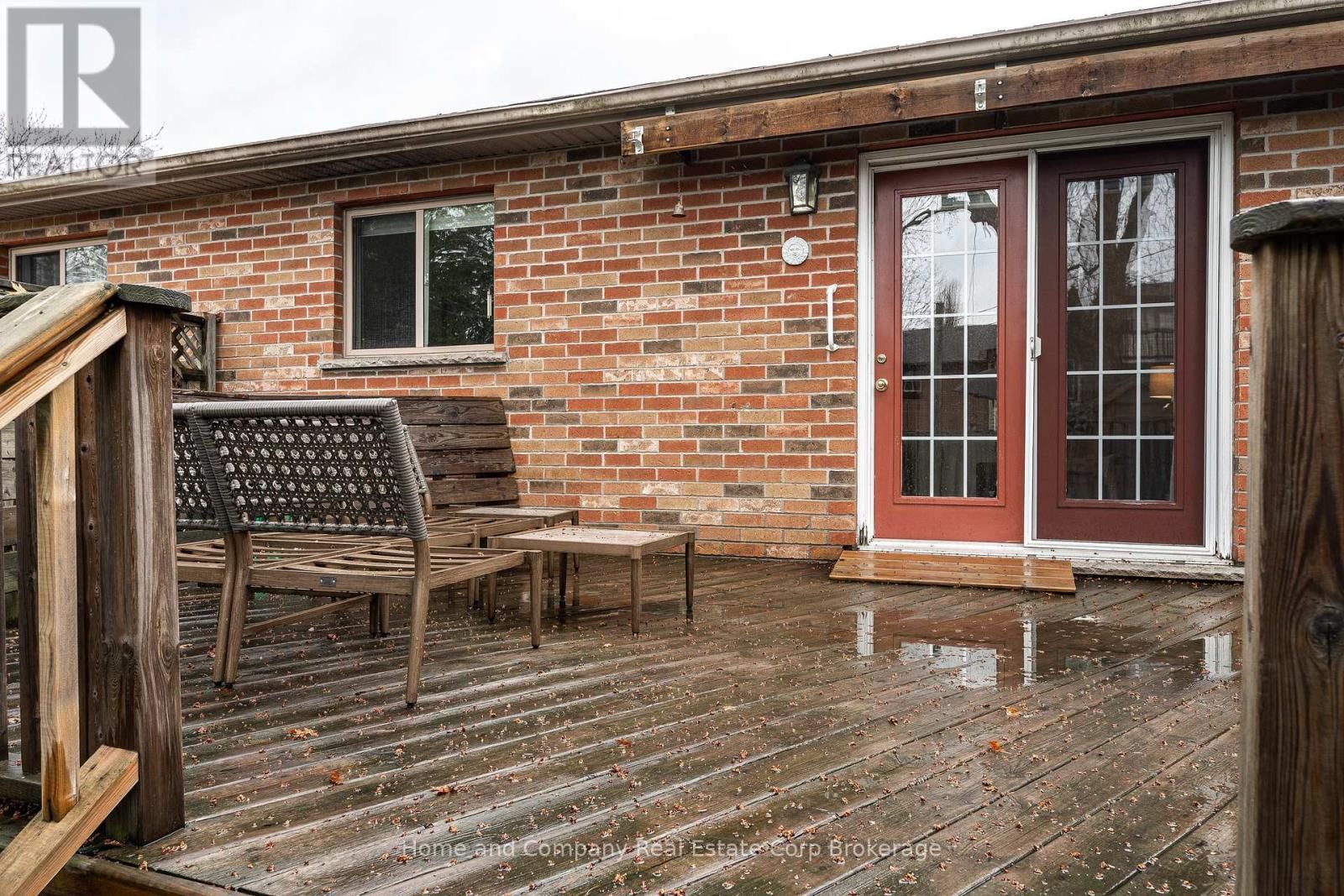 295 NORMAN STREET Image 39