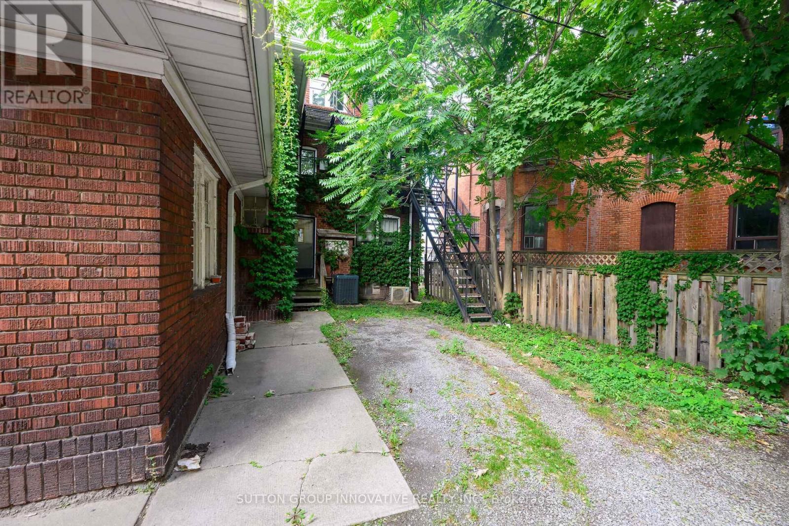 414 MAIN STREET EAST Image 22