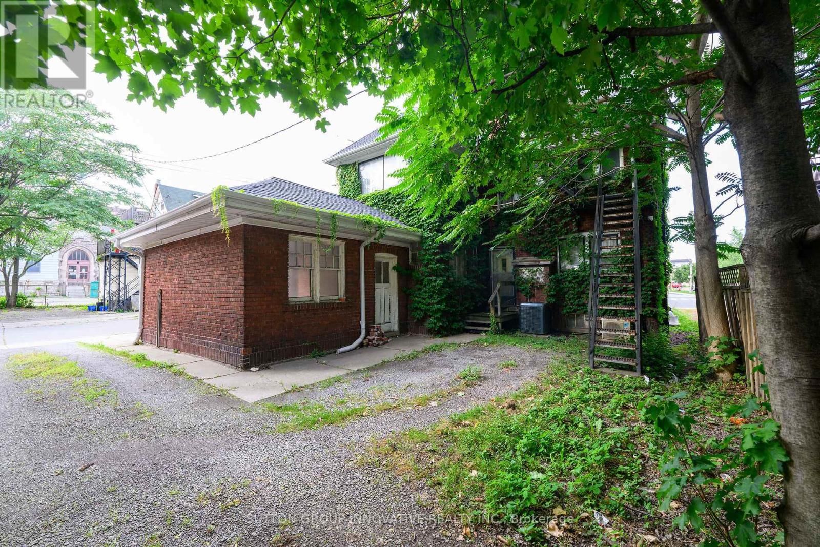 414 MAIN STREET EAST Image 23