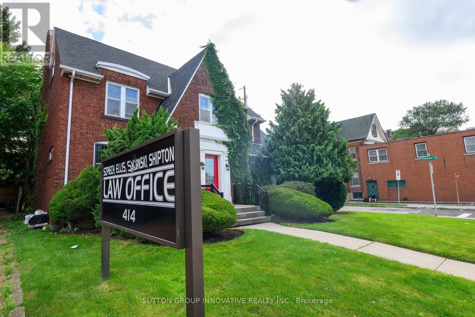 414 MAIN STREET EAST Image 27