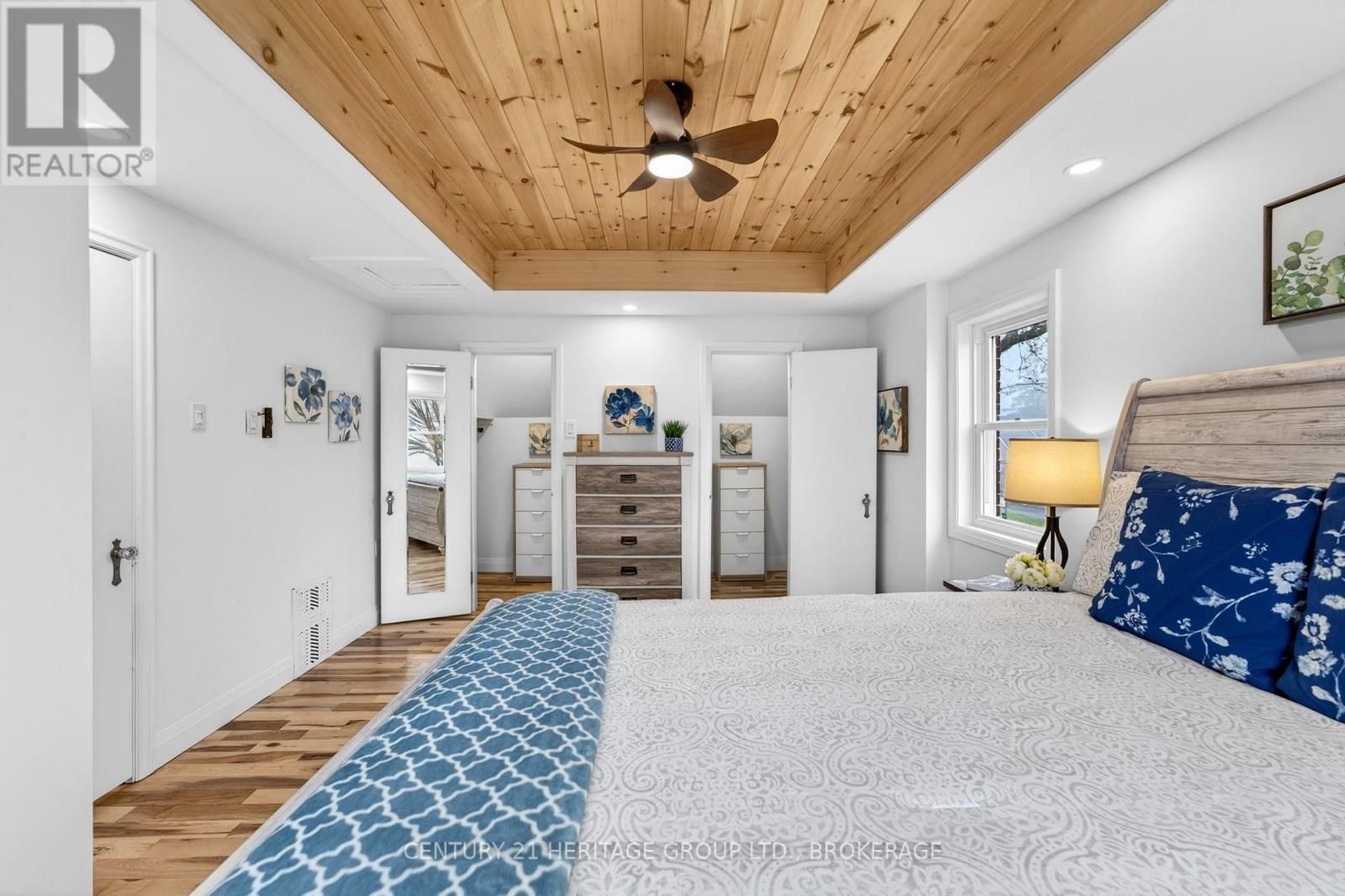 439 COLLEGE STREET Image 14