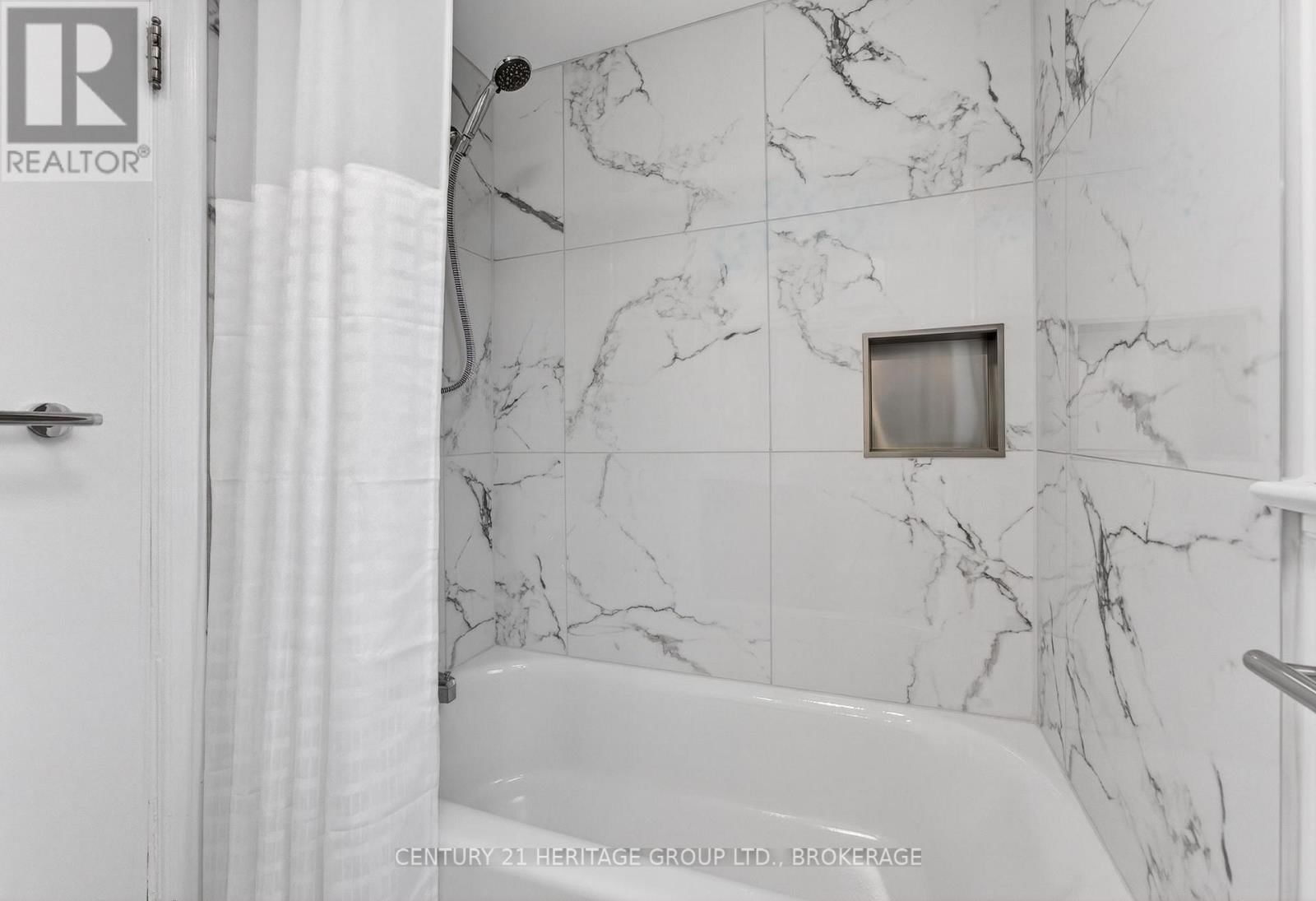 439 COLLEGE STREET Image 16