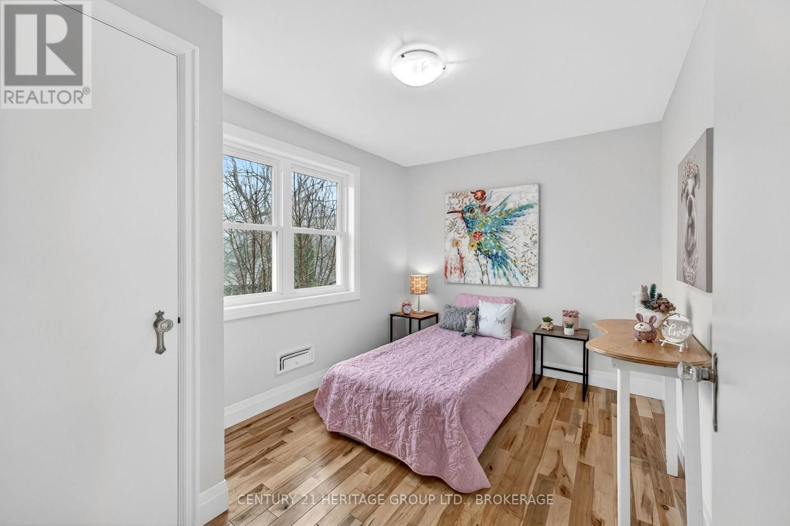 439 COLLEGE STREET Image 17