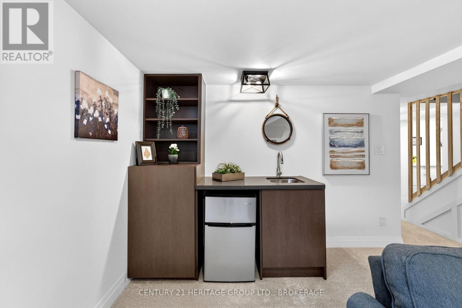 439 COLLEGE STREET Image 23