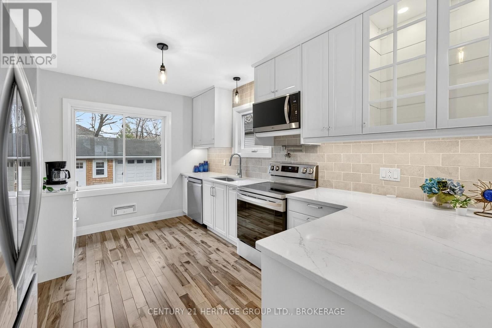 439 COLLEGE STREET Image 8