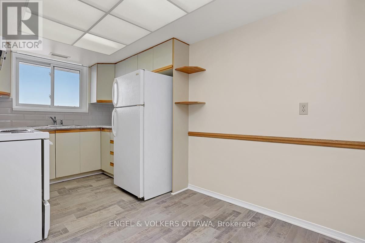 1103 - 1705 PLAYFAIR DRIVE Image 15