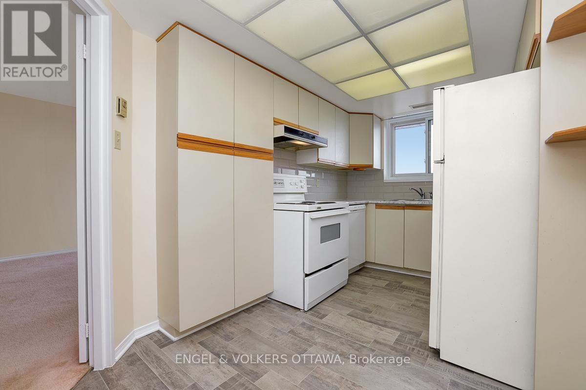 1103 - 1705 PLAYFAIR DRIVE Image 16