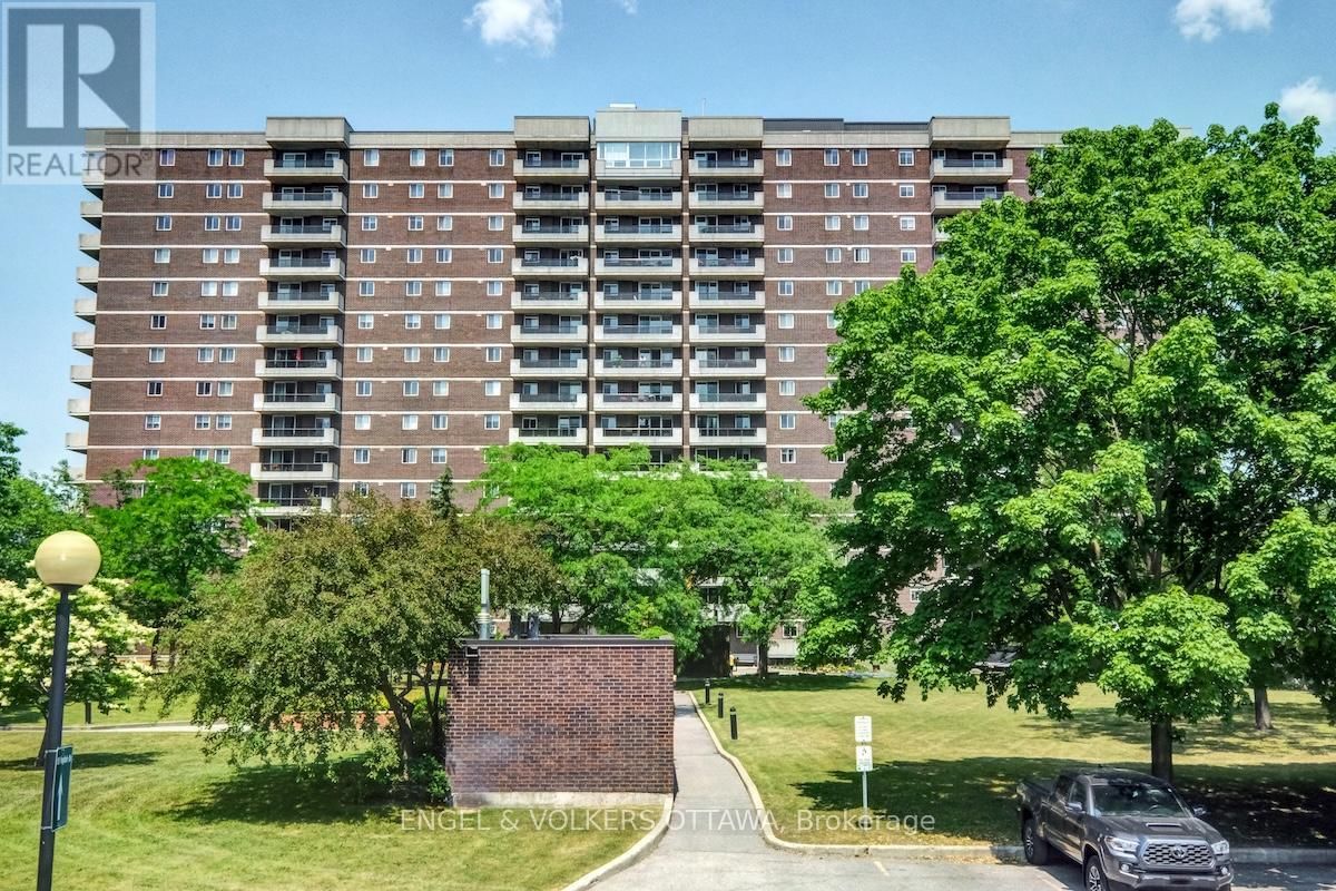 1103 - 1705 PLAYFAIR DRIVE Image 2