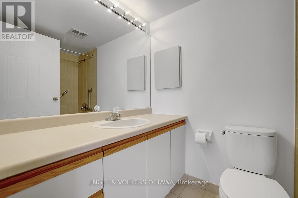 1103 - 1705 PLAYFAIR DRIVE Image 24