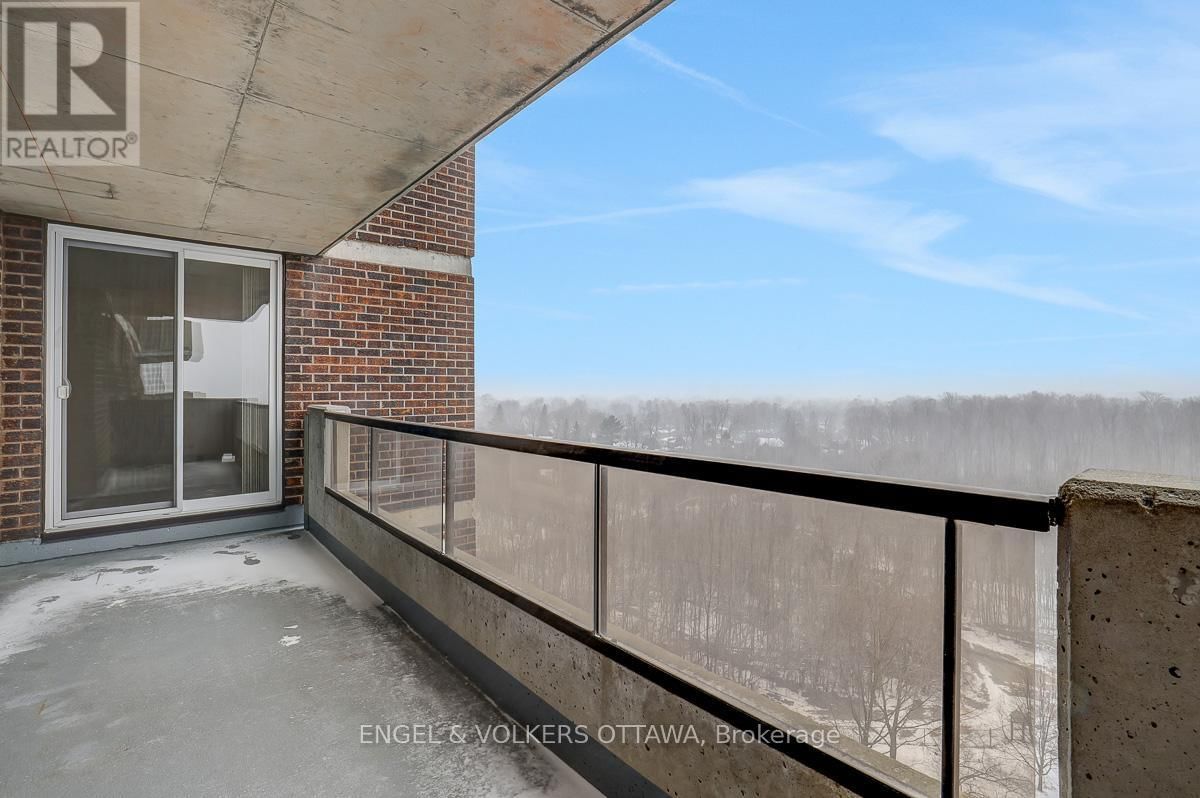 1103 - 1705 PLAYFAIR DRIVE Image 32