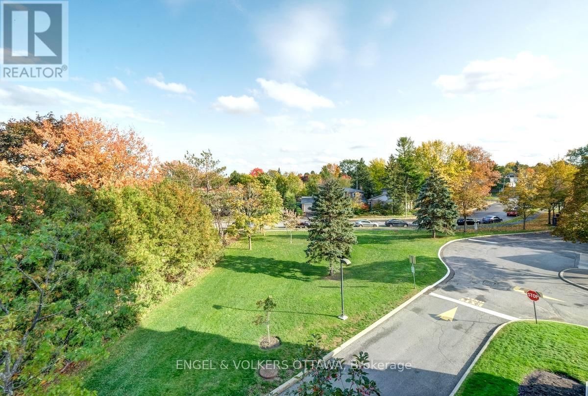 1103 - 1705 PLAYFAIR DRIVE Image 44