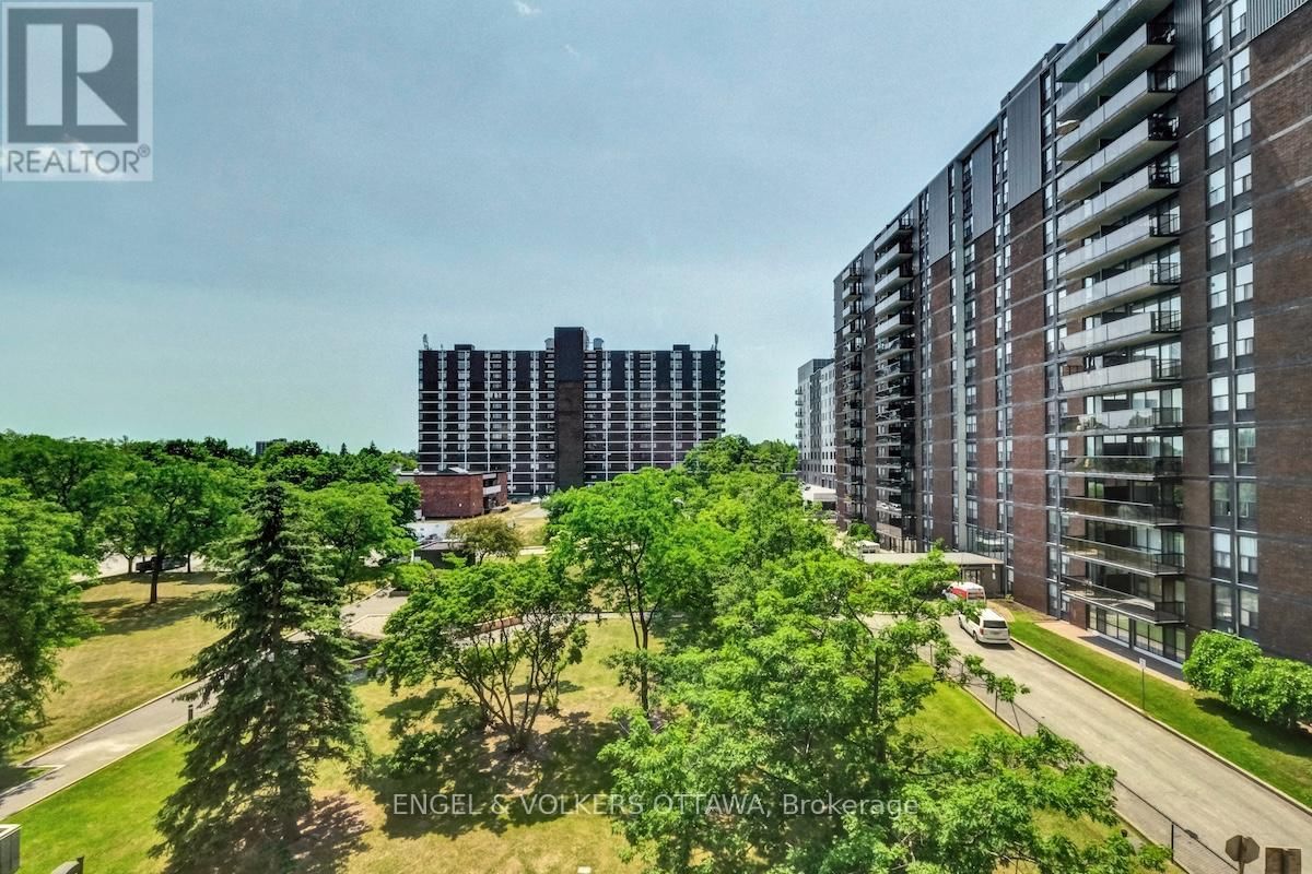 1103 - 1705 PLAYFAIR DRIVE Image 47