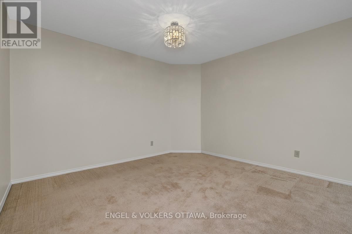 1103 - 1705 PLAYFAIR DRIVE Image 7