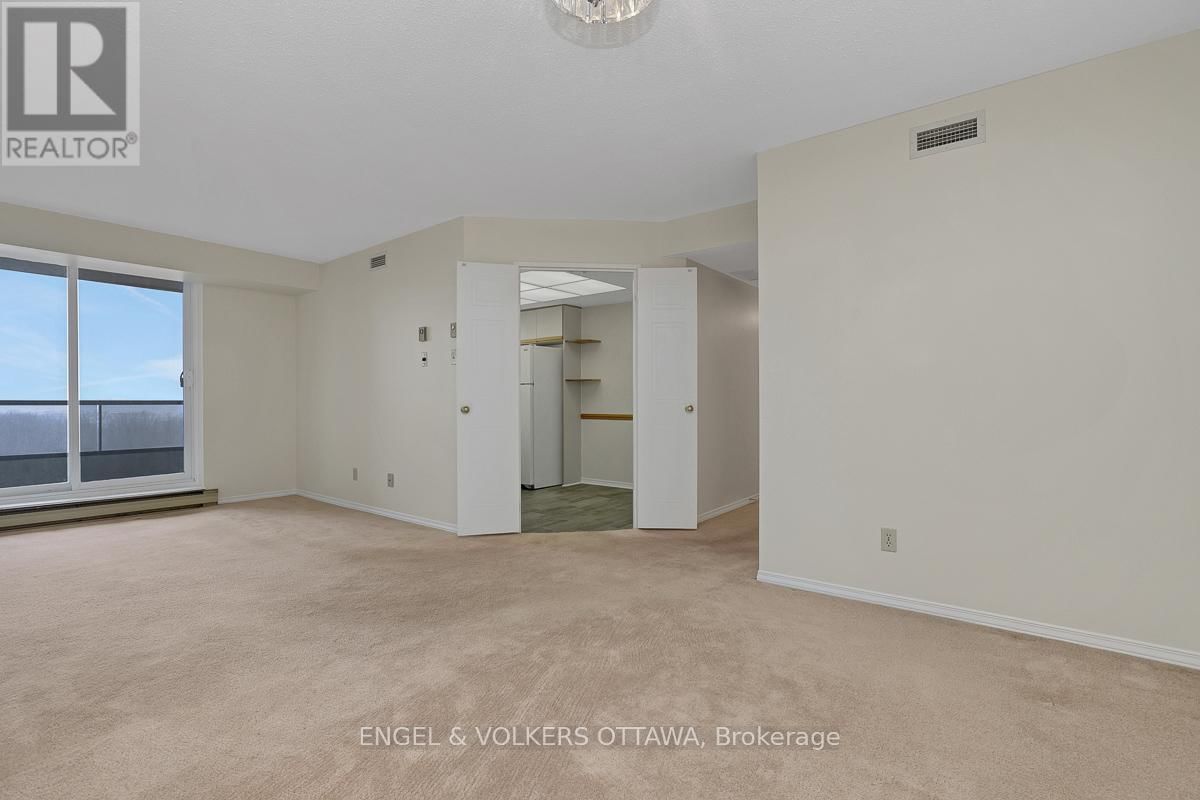 1103 - 1705 PLAYFAIR DRIVE Image 9