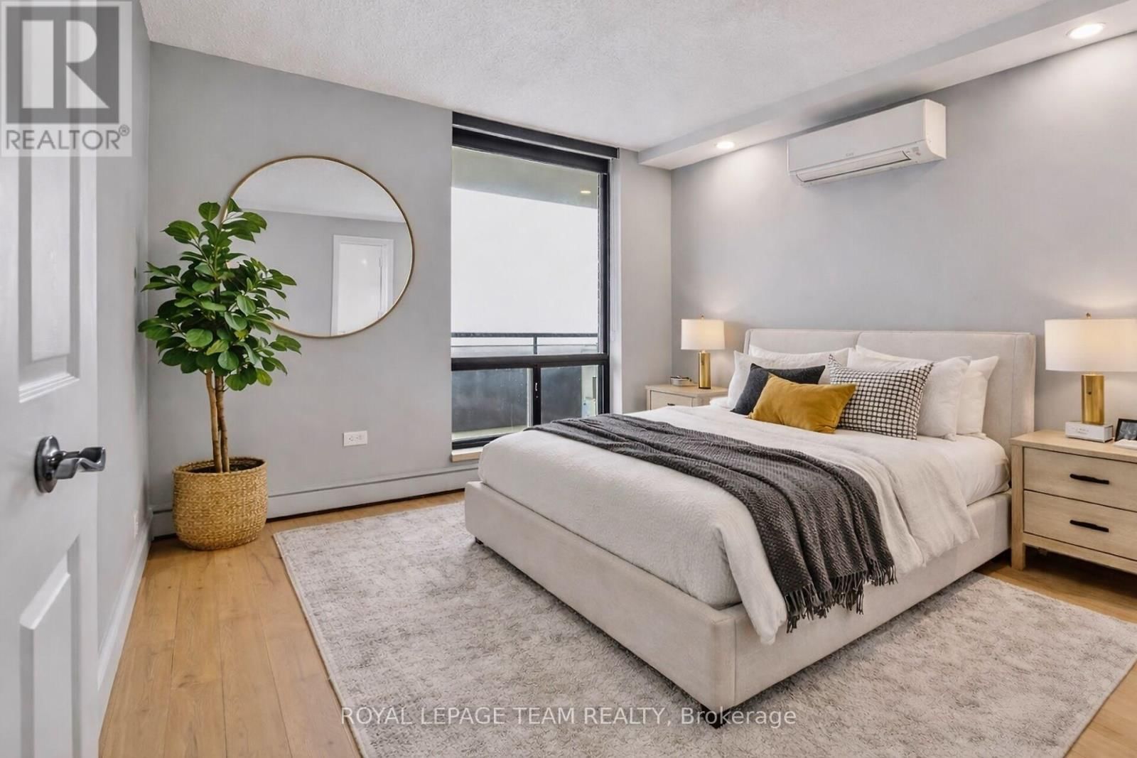 2012 - 515 ST LAURENT BOULEVARD Image 21