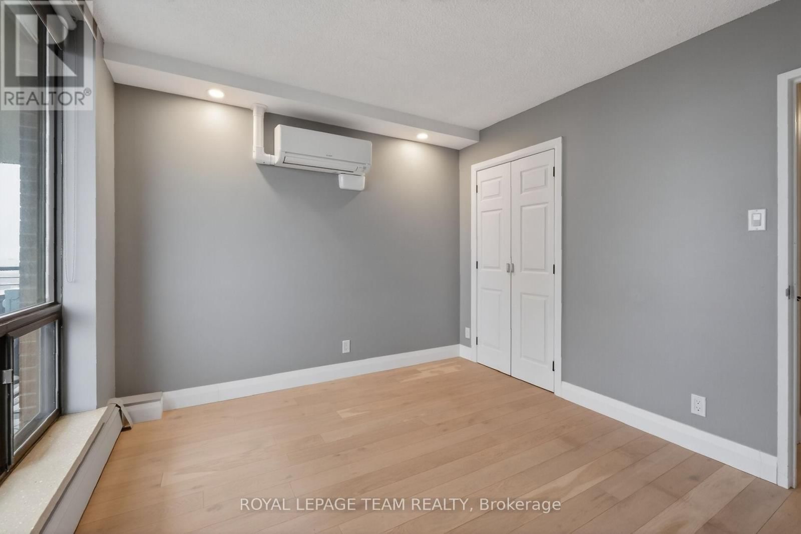 2012 - 515 ST LAURENT BOULEVARD Image 23