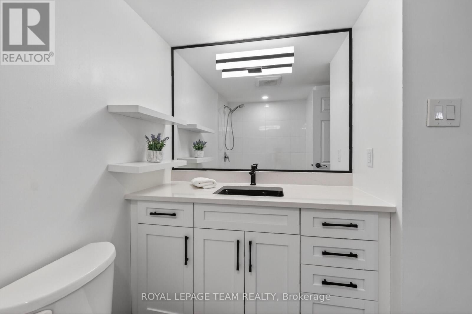 2012 - 515 ST LAURENT BOULEVARD Image 26