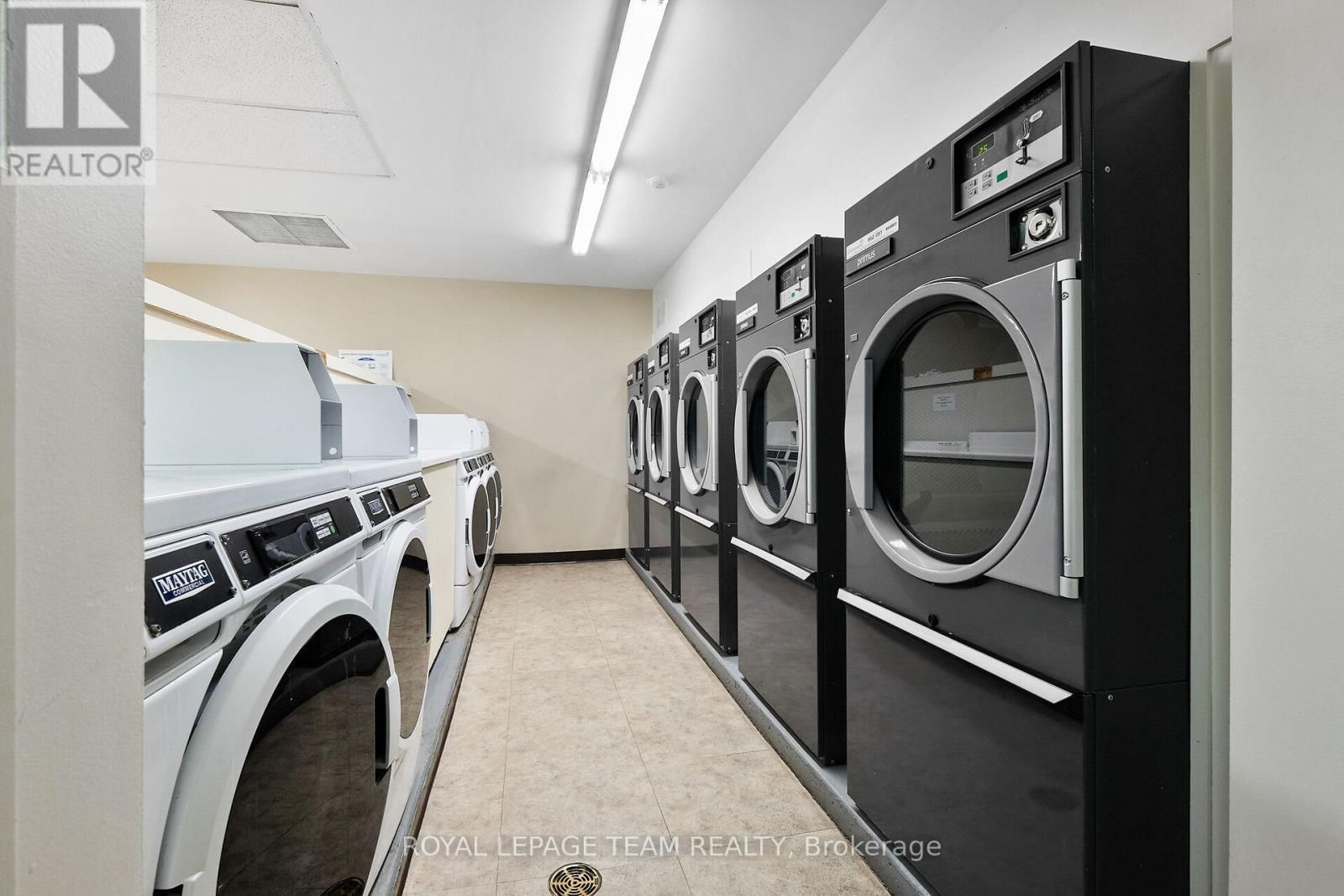 2012 - 515 ST LAURENT BOULEVARD Image 37