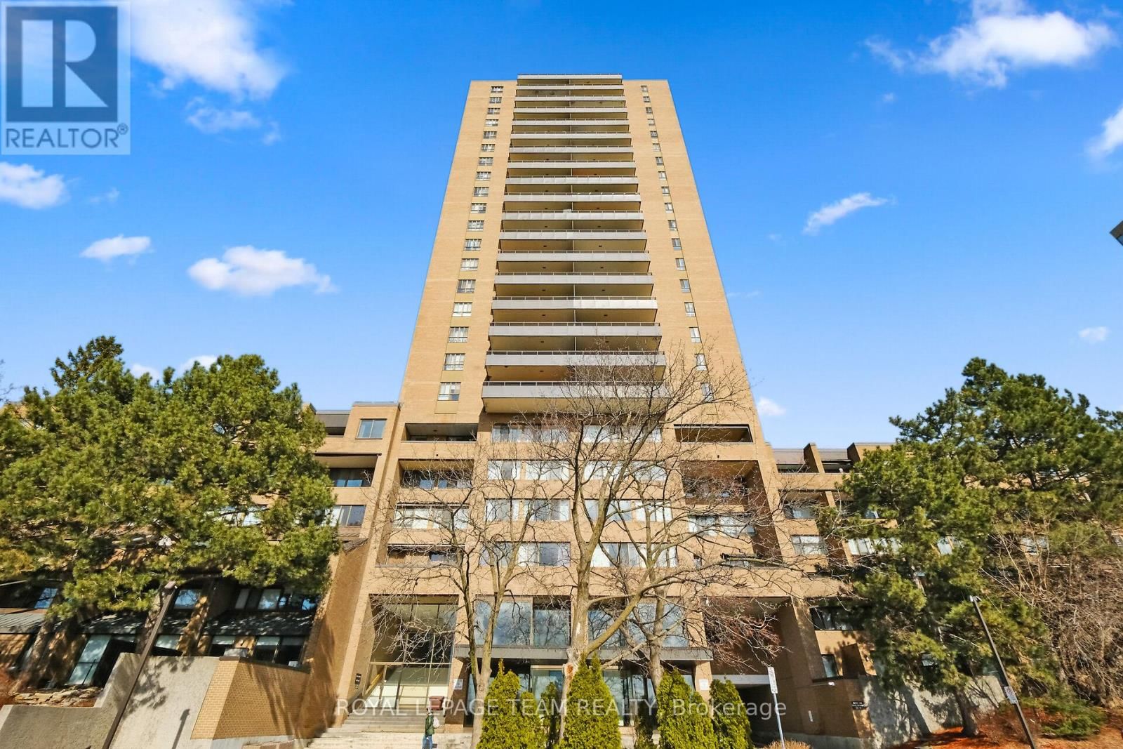 2012 - 515 ST LAURENT BOULEVARD Image 4