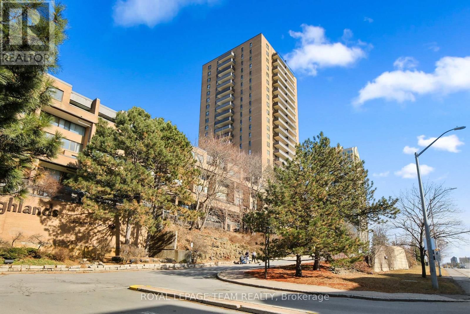 2012 - 515 ST LAURENT BOULEVARD Image 5