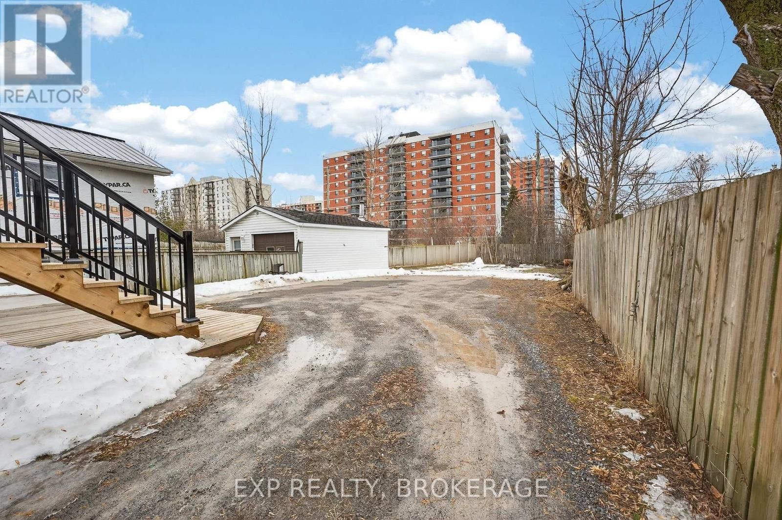 632 MACDONNELL STREET Image 15