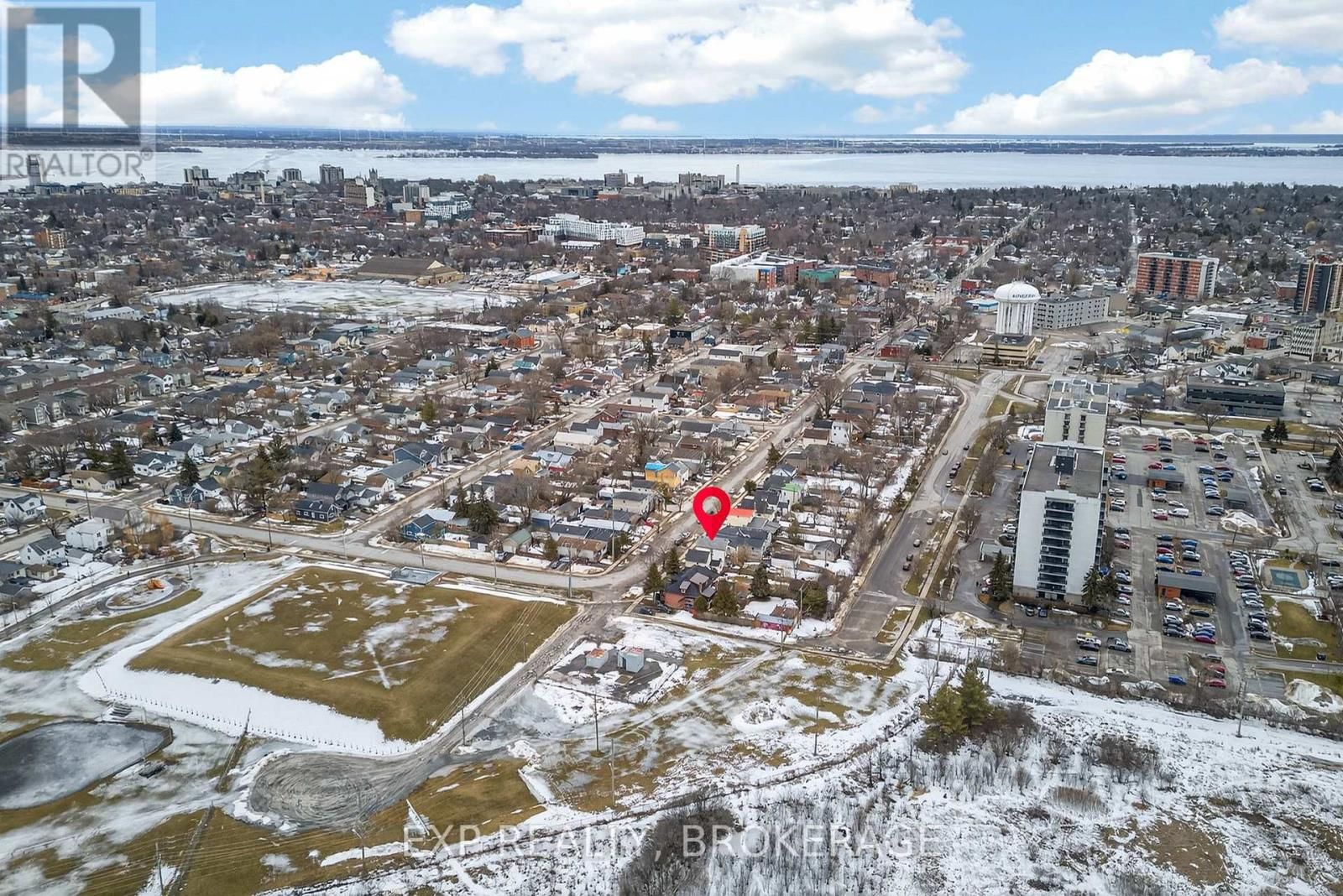 632 MACDONNELL STREET Image 19